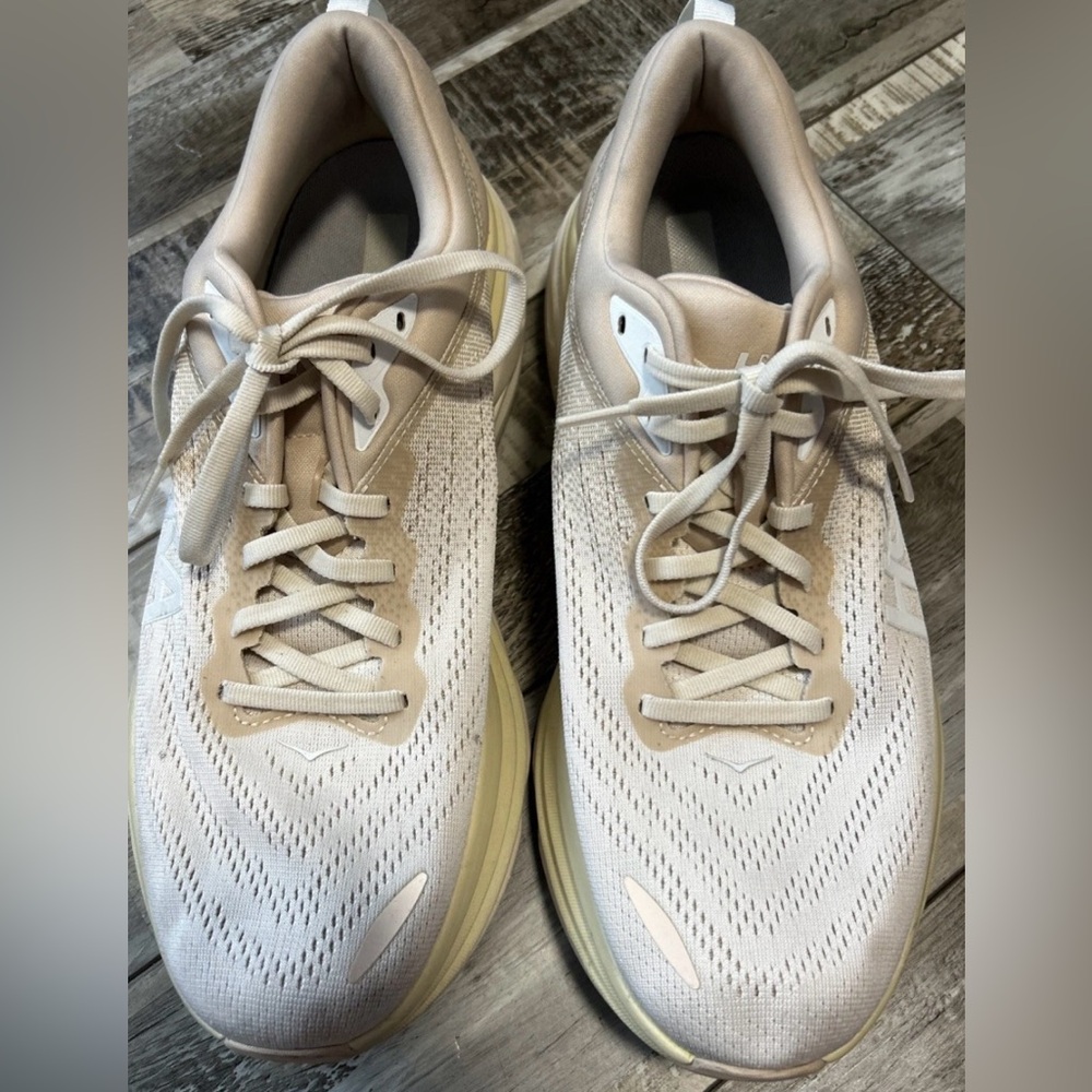 HOKA ONE ONE W BONDI 8 SHIFTING SAND EGGNOG SNEAKERS SIZE 11 B